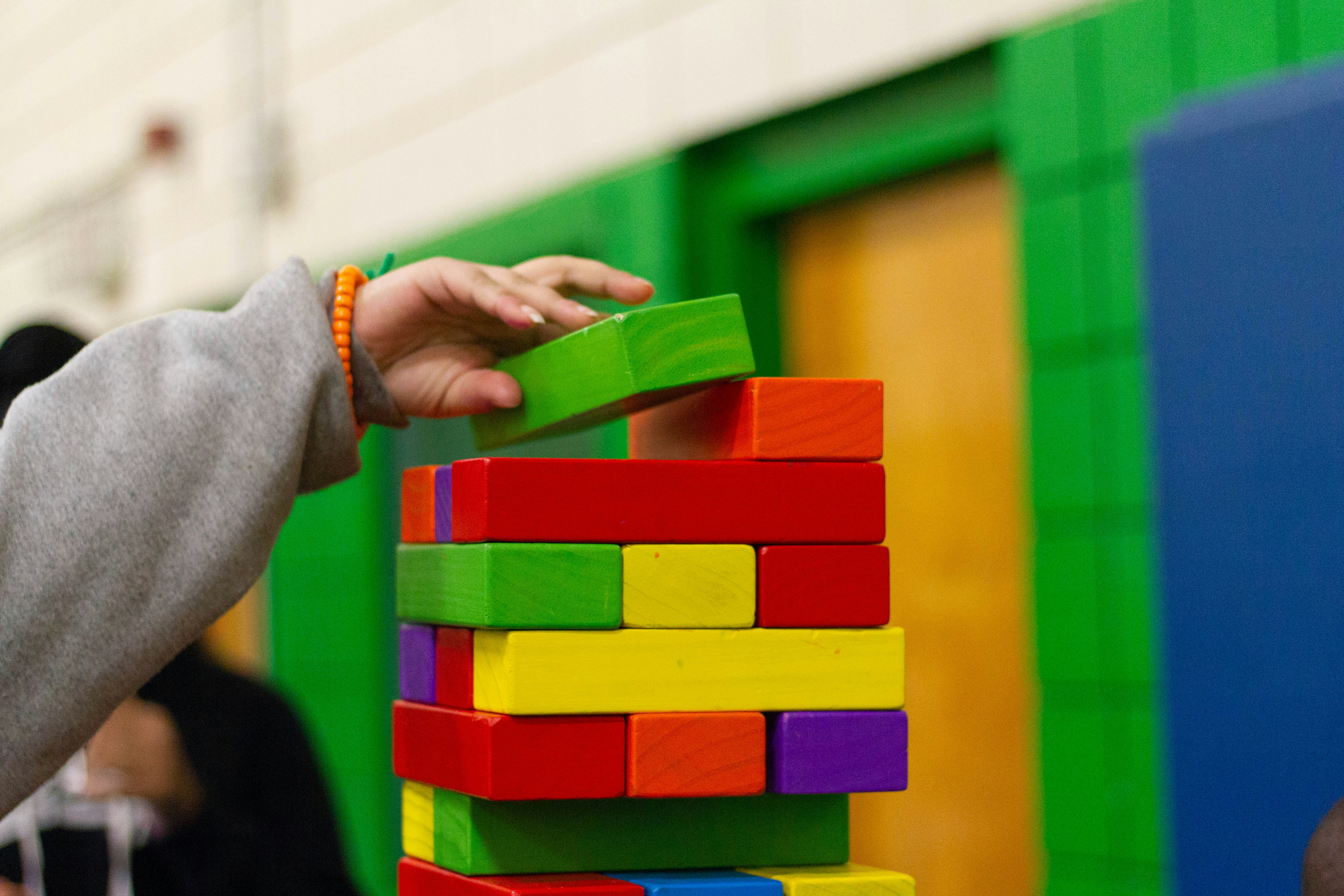 Example of stacking using brick of Jenga